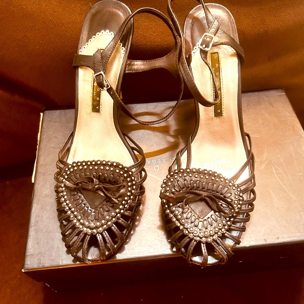 Laundry black sling backs